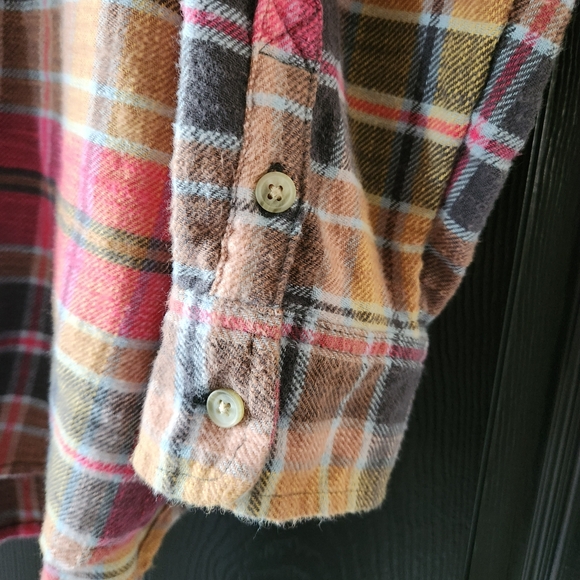 American Eagle Autumn Vibes Plaid Boyfriend Flannel Shirt - Picture 6 of 12